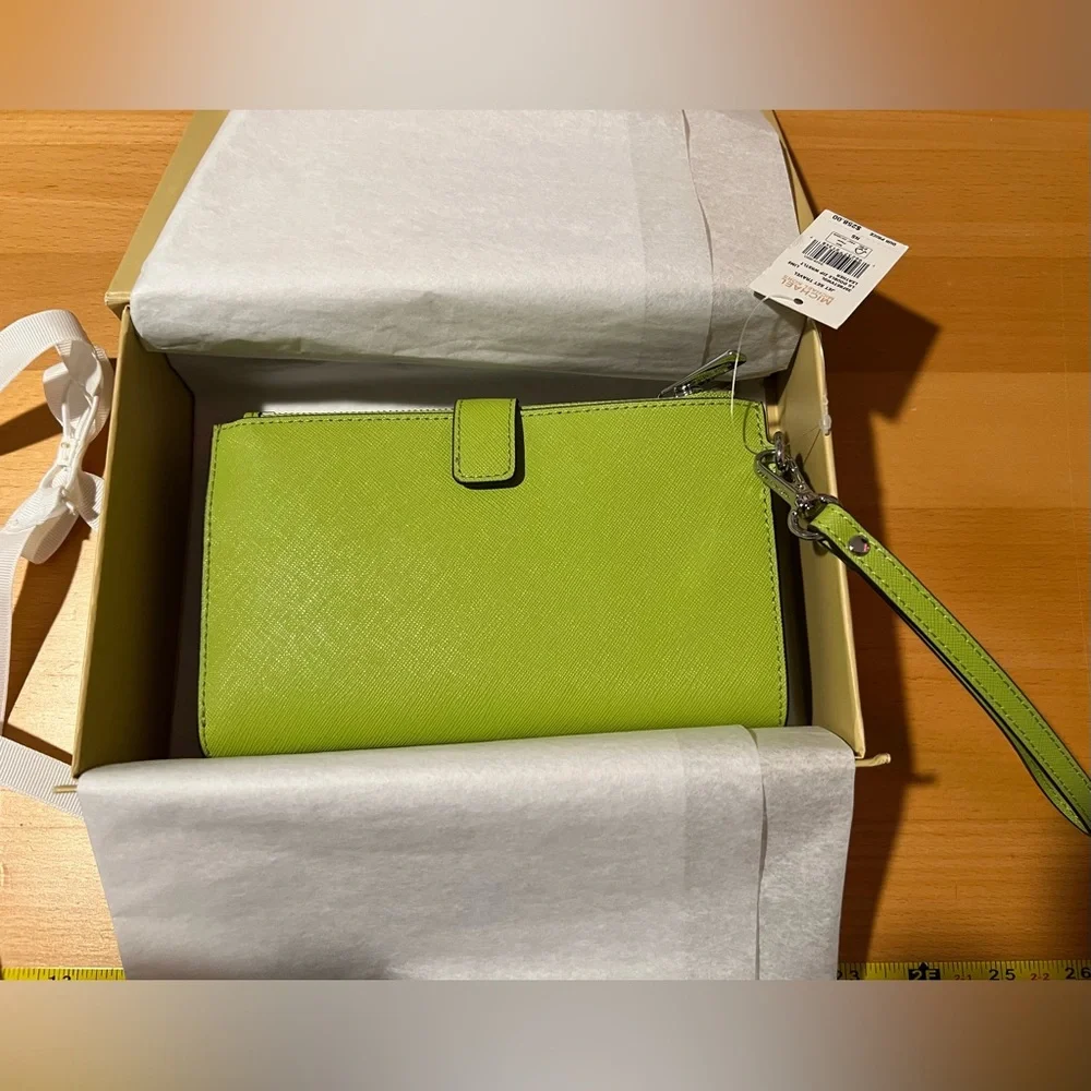 Michael - Michael Kors LEATHER LARGE DOUBLE ZIP WRISTLET LIME Full Inclusion